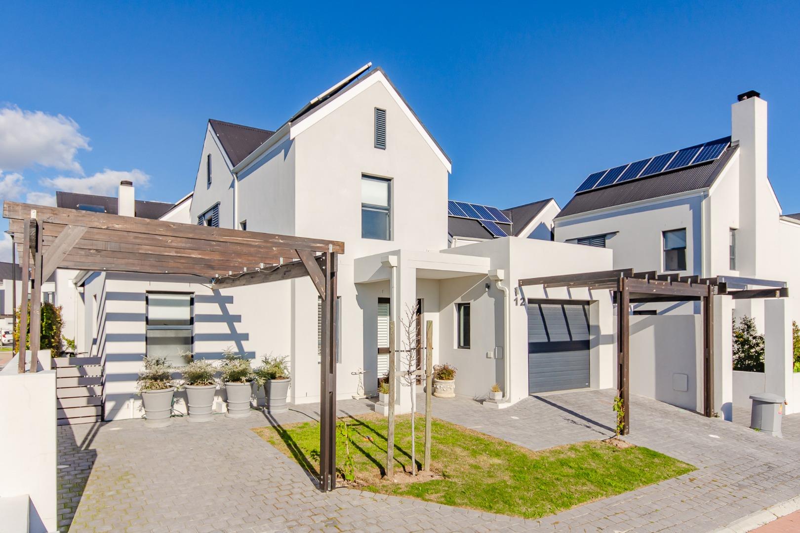 2 Bedroom Duplex for Sale - Western Cape